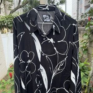 NEW WITH TAGS  - LONG SLEEVED
JAMS WORLD BRAND MEN'S SHIRT
SIZE -  MEDIUM